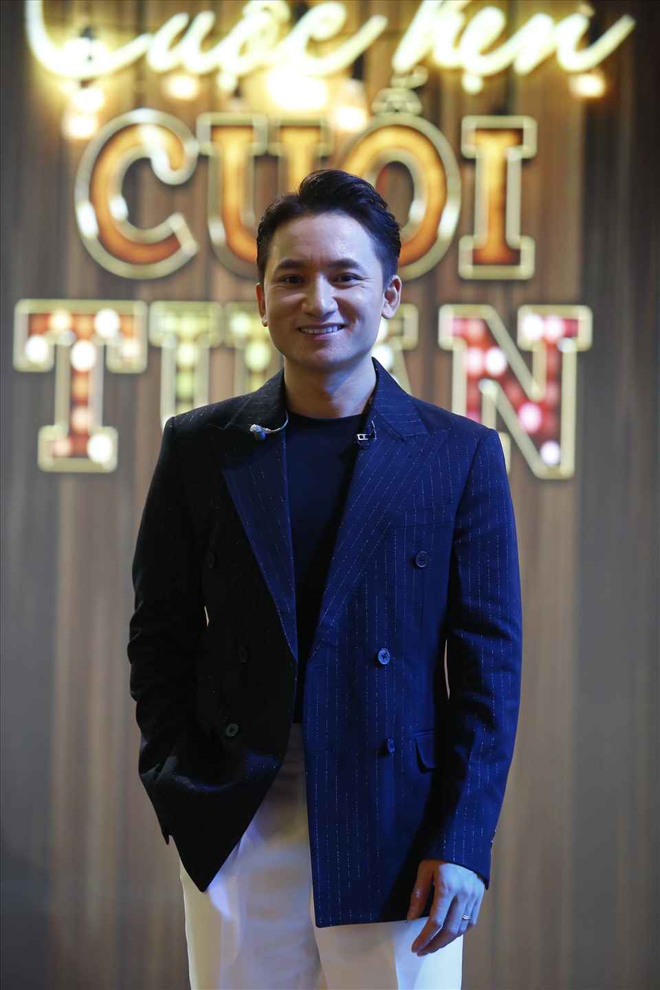 Nhạc sĩ - ca sĩ Phan Mạnh Quỳnh hào hứng khi tham gia chương trình “Cuộc hẹn cuối tuần“. Ảnh: VTV