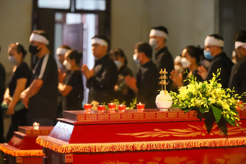 Từ 17h cùng ngày, lực lượng chức năng sẽ dẫn đoàn di quan từ Nhà tang lễ quốc gia đi Đài hóa thân Hoàn Vũ (Văn Điển, Thanh Trì, Hà Nội). Trong các ngày 6.8, 7.8 và 9.8, tro cốt của 3 liệt sĩ sẽ được đưa về nơi an nghỉ cuối cùng tại Nghĩa trang Liệt sĩ TP.Hà Nội (phường Tây Tựu, quận Bắc Từ Liêm, TP Hà Nội).