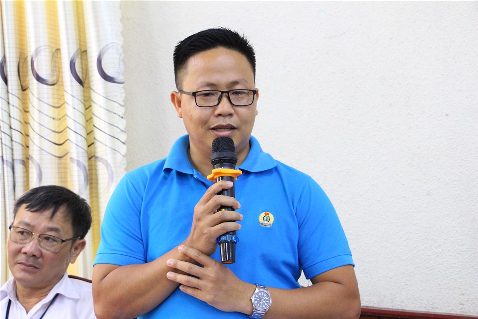 Ông Nguyễn Hoàng Dũng – Phó Chủ tịch Công đoàn cơ sở Công ty TNHH Pousung Vina phát biểu tại hội nghị. Ảnh: Hà Anh Chiến
