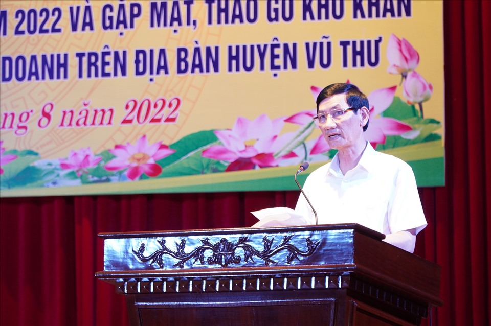 Ông Đỗ Văn Vẻ - Chủ tịch Hiệp hội Doanh nghiệp tỉnh Thái Bình phát biểu tại hội nghị. Ảnh: T.D