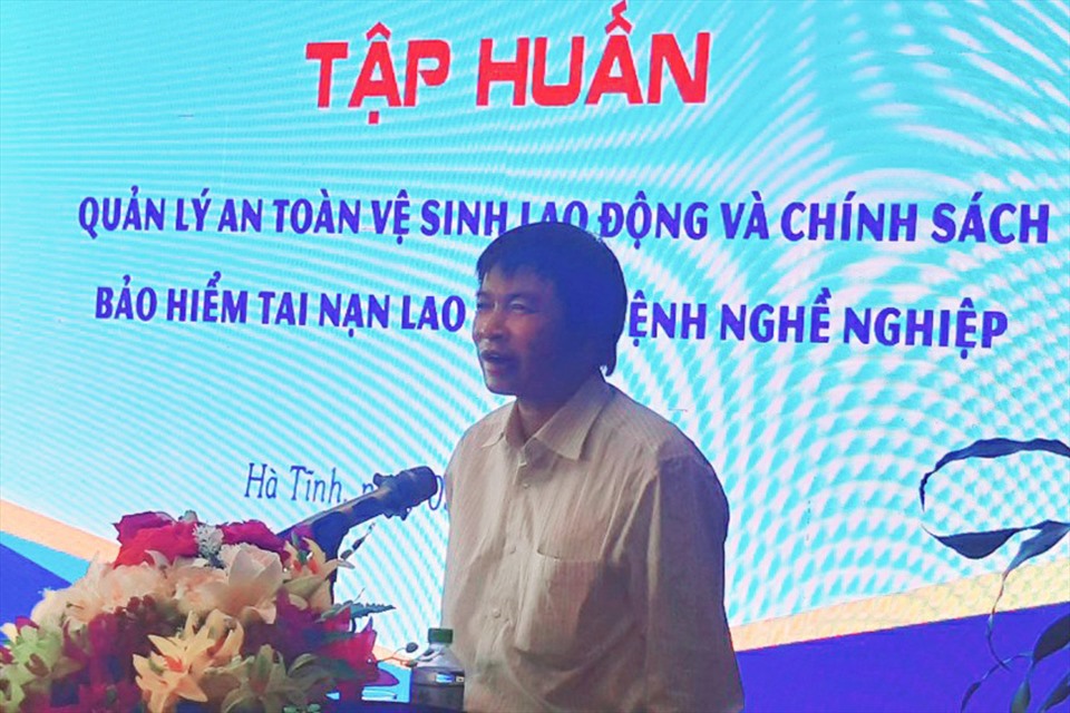 Ông Phạm Trần Đệ - Phó trưởng BQL Khu Kinh tế tỉnh Hà Tĩnh phát biểu. Ảnh: CĐ.