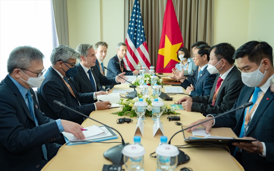 Bộ trưởng Ngoại giao Bùi Thanh Sơn gặp Ngoại trưởng Mỹ Anthony Blinken. Ảnh: ĐSQ Mỹ