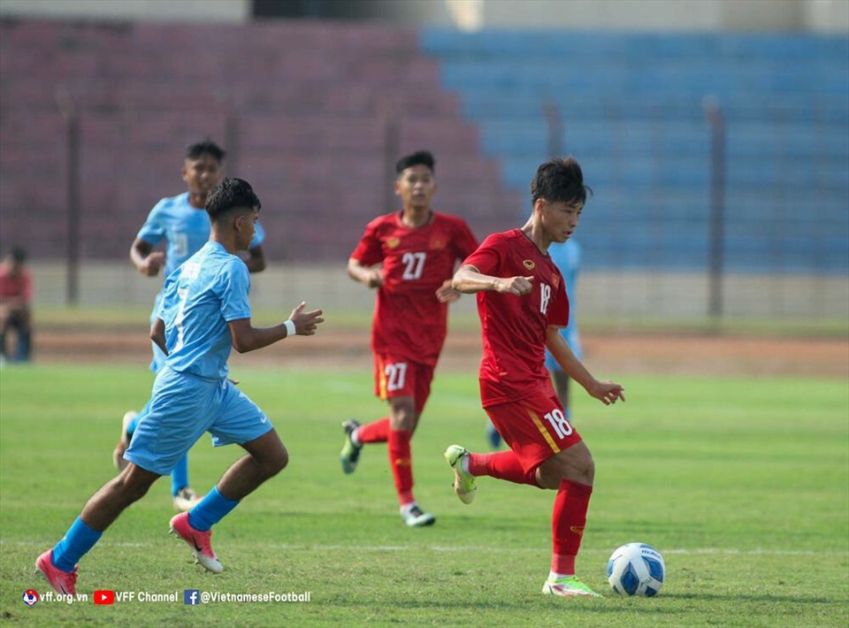 U16 Việt Nam (áo đỏ) phải được chuẩn bị thật tốt về tâm lý ở trận đấu có sức ép lớn. Ảnh: VFF