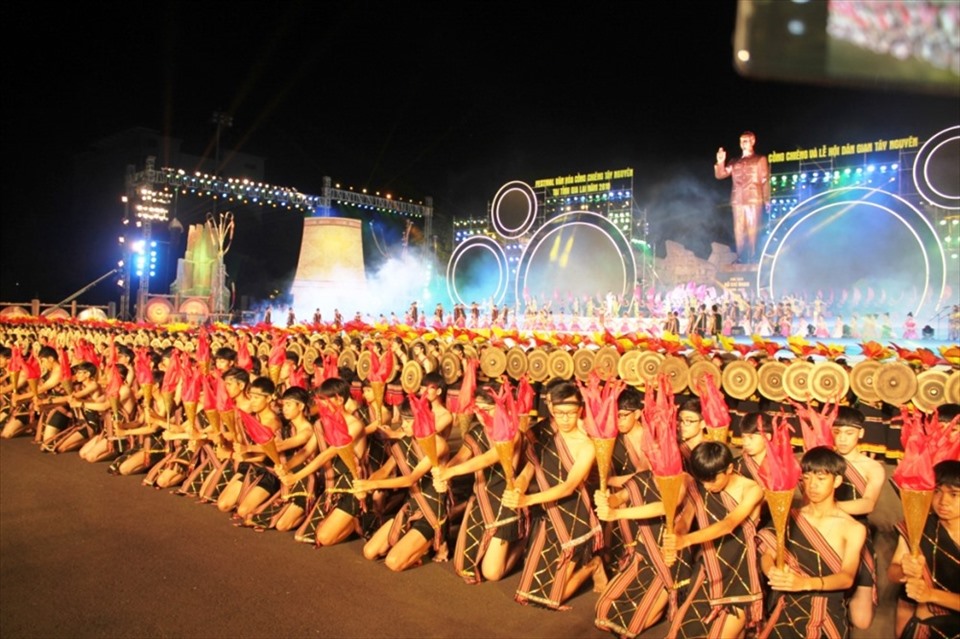 Festival Văn hóa Cồng Chiêng Tây Nguyên 2018 diễn ra tại Gia Lai, phục dựng các nghi lễ, lễ hội truyền thống. Ảnh: TCDL