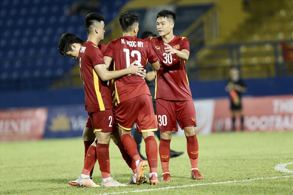 U19 Việt Nam đặt mục tiêu đánh bại U19 Malaysia. Ảnh: TN