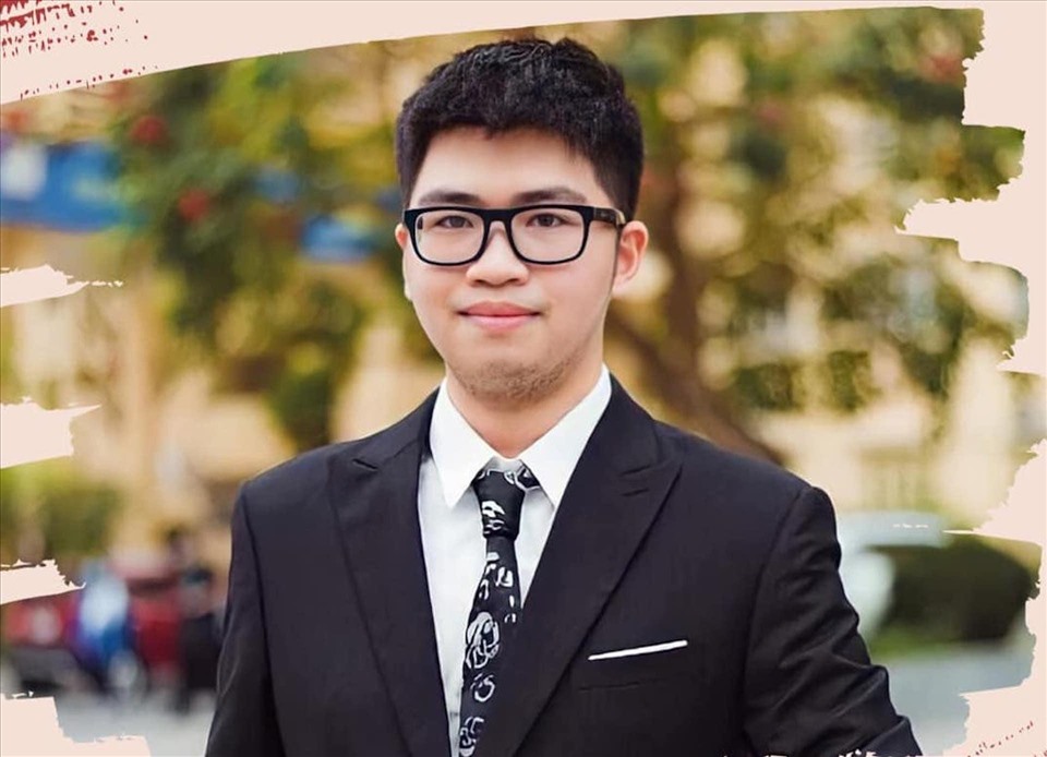 Việt Dũng muốn trở thành một người thầy truyền cảm hứng tới học sinh. Ảnh: NVCC.