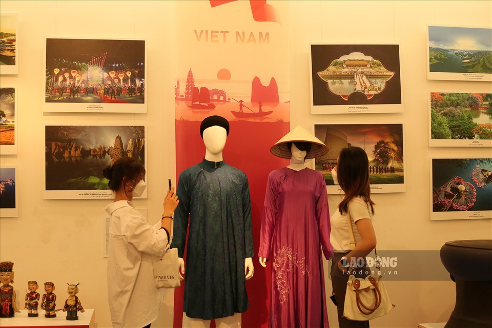 Mọi nét đặc trưng văn hoá của các nước ASEAN đều được thể hiện tại triển lãm, khiến người xem không khỏi thích thú và cảm thấy được tiếp cận gần gũi hơn với từng văn hoá các nước.