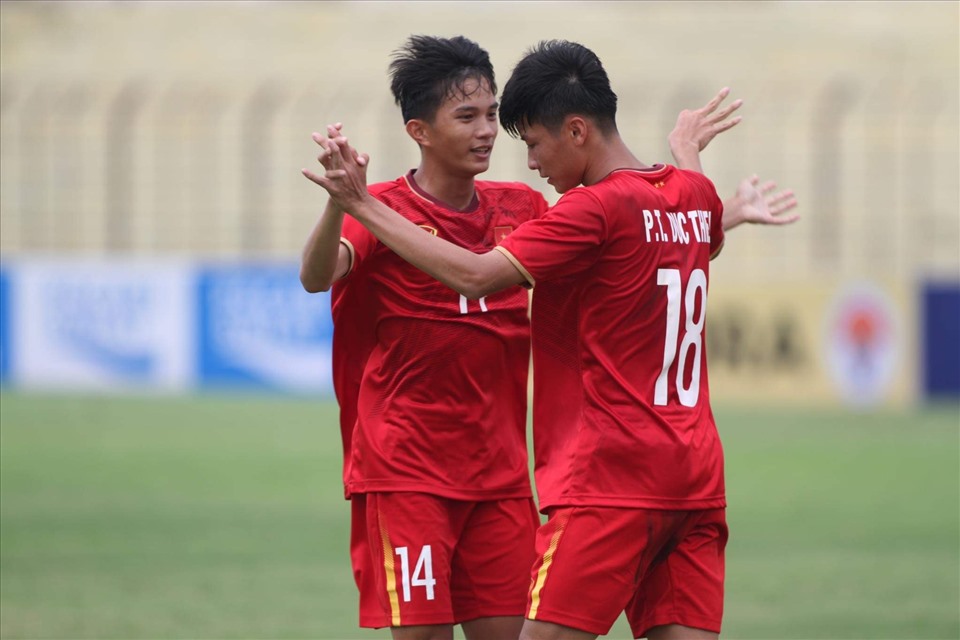 U16 Việt Nam được thưởng 300 triệu đồng. Ảnh: VFF