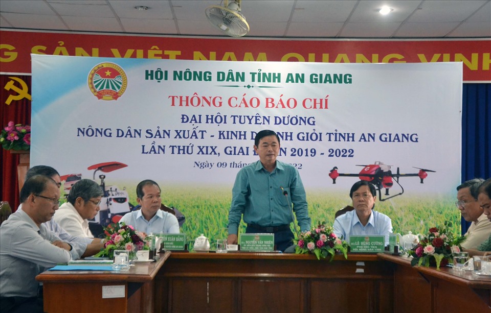 Quang cảnh buổi họp báo về tuyên dương nông dân sản xuất kinh doanh giỏi tỉnh An Giang lần thứ XIX. Ảnh: LT