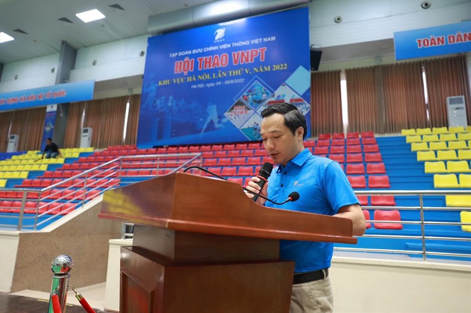 Ông Nguyễn Anh Tuấn - Chủ tịch Công đoàn VNPT phát biểu khai mạc hội thao.