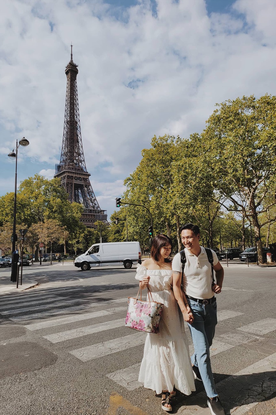 Check-in tại tháp Eiffel