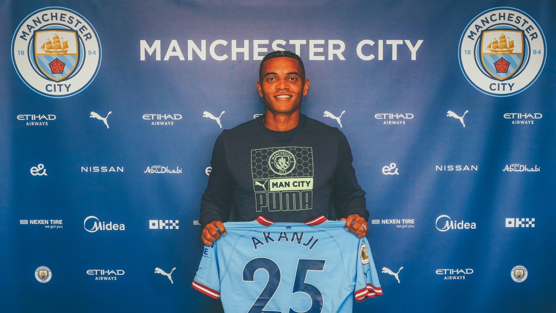 Trung vệ Akanji ra mắt Man City. Ảnh: Manchester City