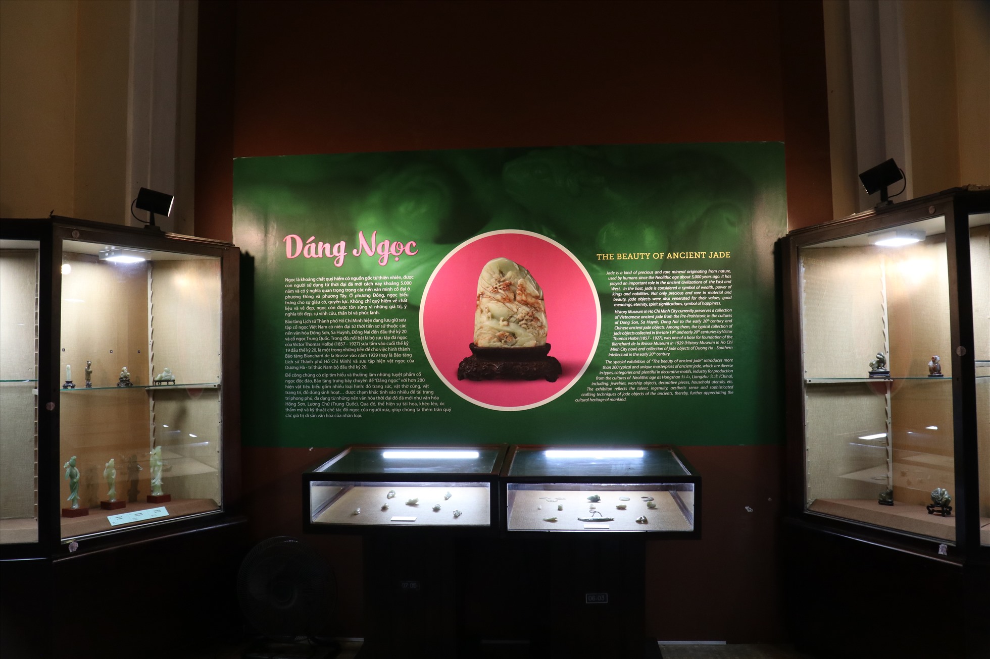 Không gian triển lãm “Dáng ngọc” tại bảo tàng lịch sử TPHCM. Ảnh: Việt Phong.