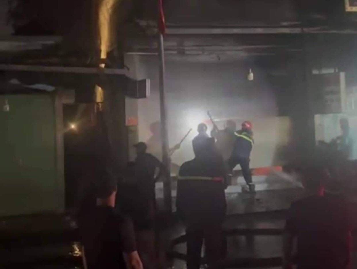 Bình Dương: Cháy cửa hàng vật liệu xây dựng khi 5 người đang ngủ