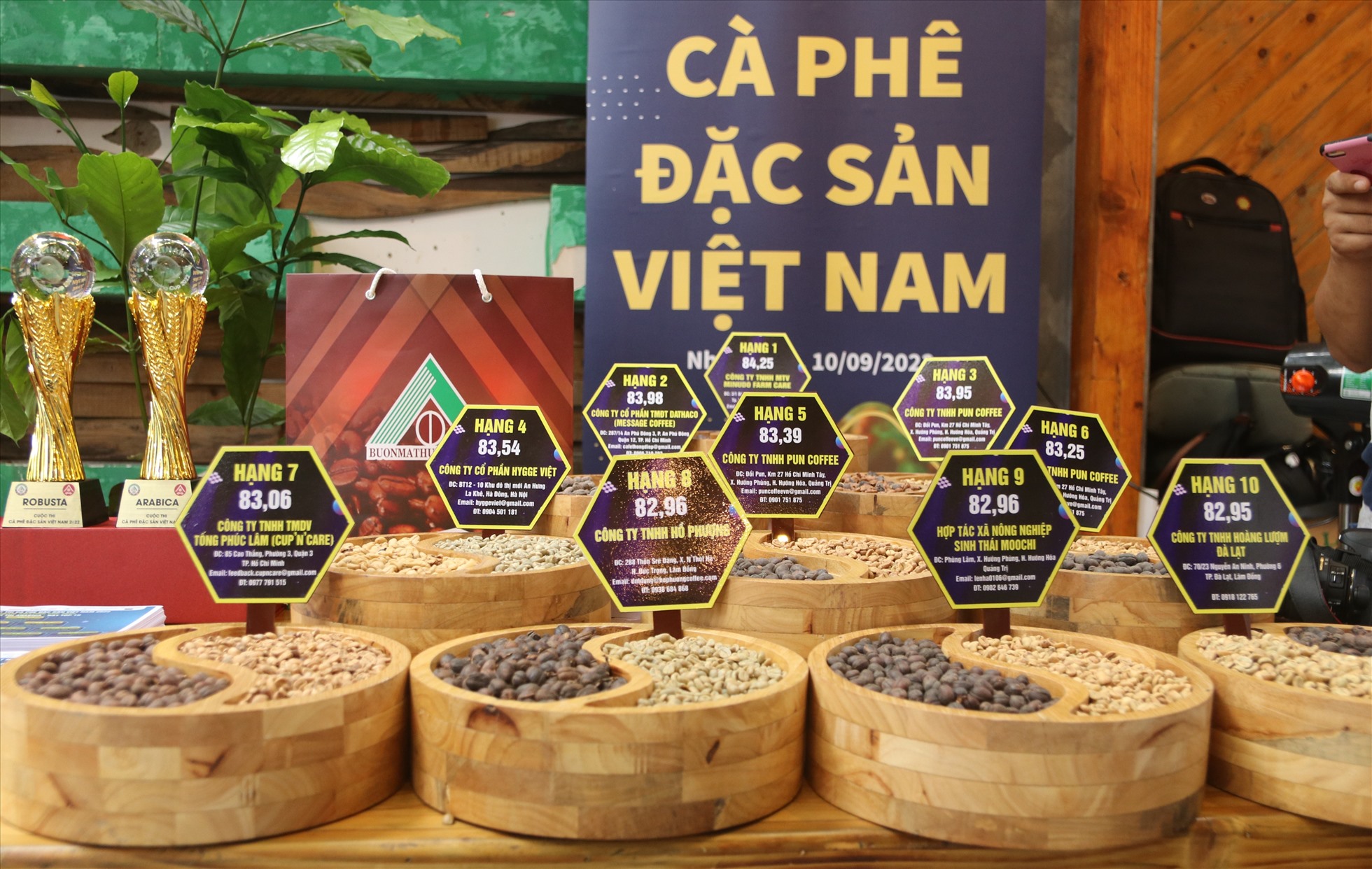Trên thế giới Cà phê đặc sản (Specialty Coffee) xuất hiện gần 50 năm nhưng tại Việt Nam dòng cà phê cao cấp này mới được cộng đồng người trông cà phê hướng đến khoảng 4 năm nay.