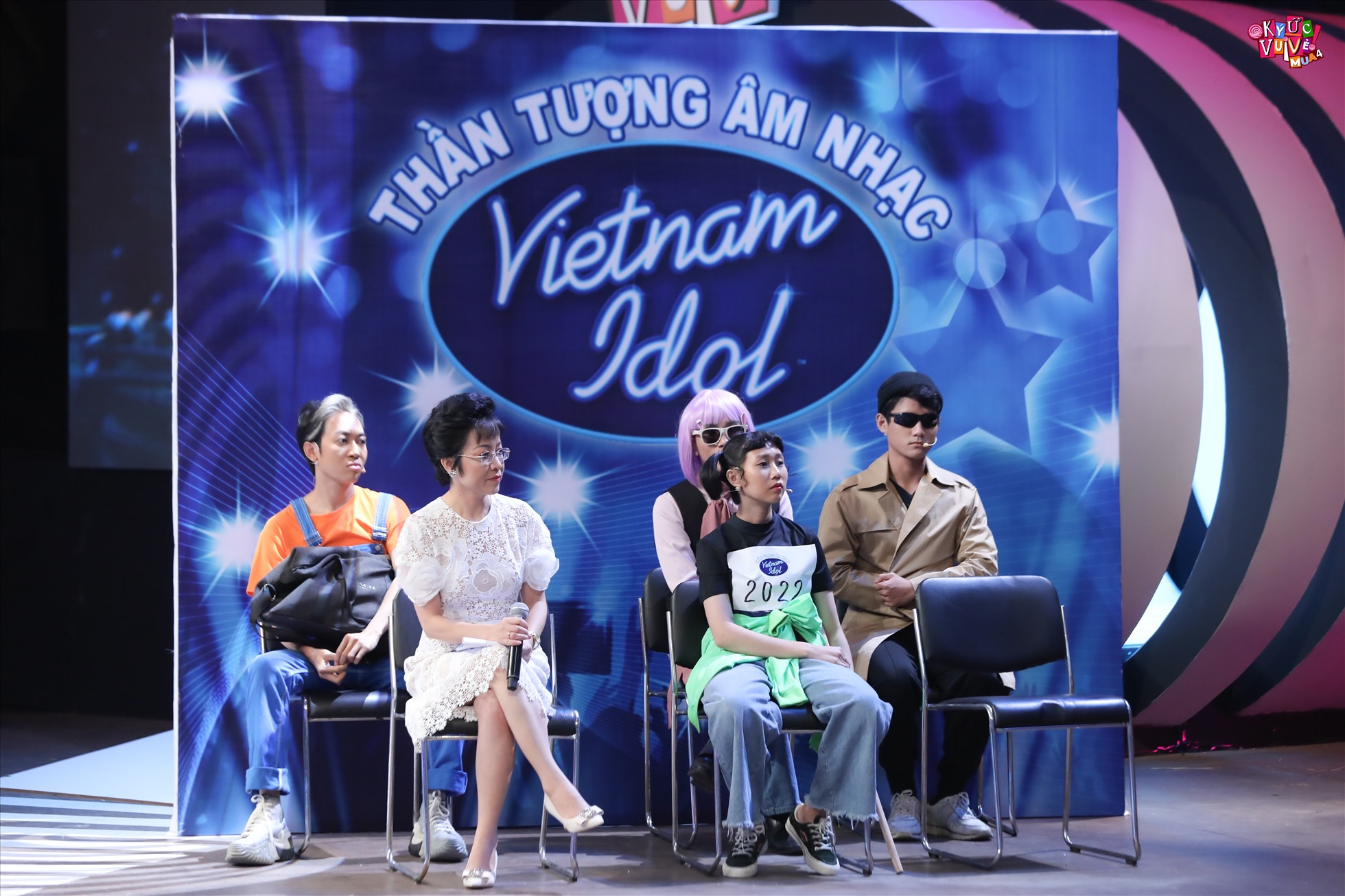 Sân khấu “Vietnam Idol” được tái hiện trong “Ký ức vui vẻ“. Ảnh: NSX.