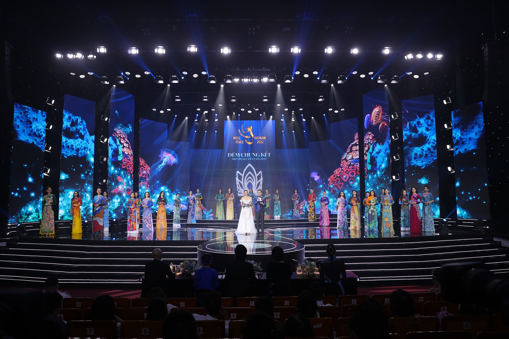 Sân khấu hoành tráng tại cuộc thi “Miss Peace Vietnam 2022“. Ảnh: NSX.