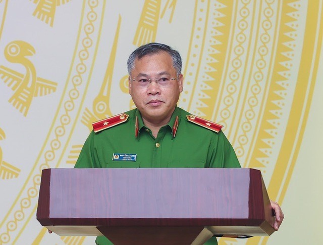 Thiếu tướng Nguyễn Văn Long, Thứ trưởng Bộ Công an báo cáo đánh giá công tác phòng cháy, chữa cháy. Ảnh: Nhật Bắc