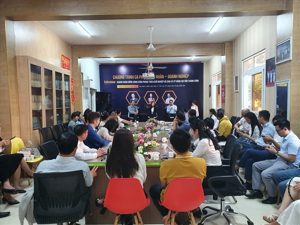 Quang cảnh buổi talk show. Ảnh: B.T