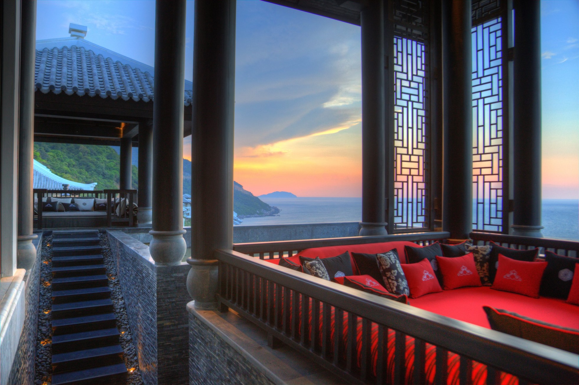 Phía ngoài khu nghỉ dưỡng cũng mạng đậm nét Việt Nam. Ảnh: InterContinental Danang Sun Peninsula Resort.
