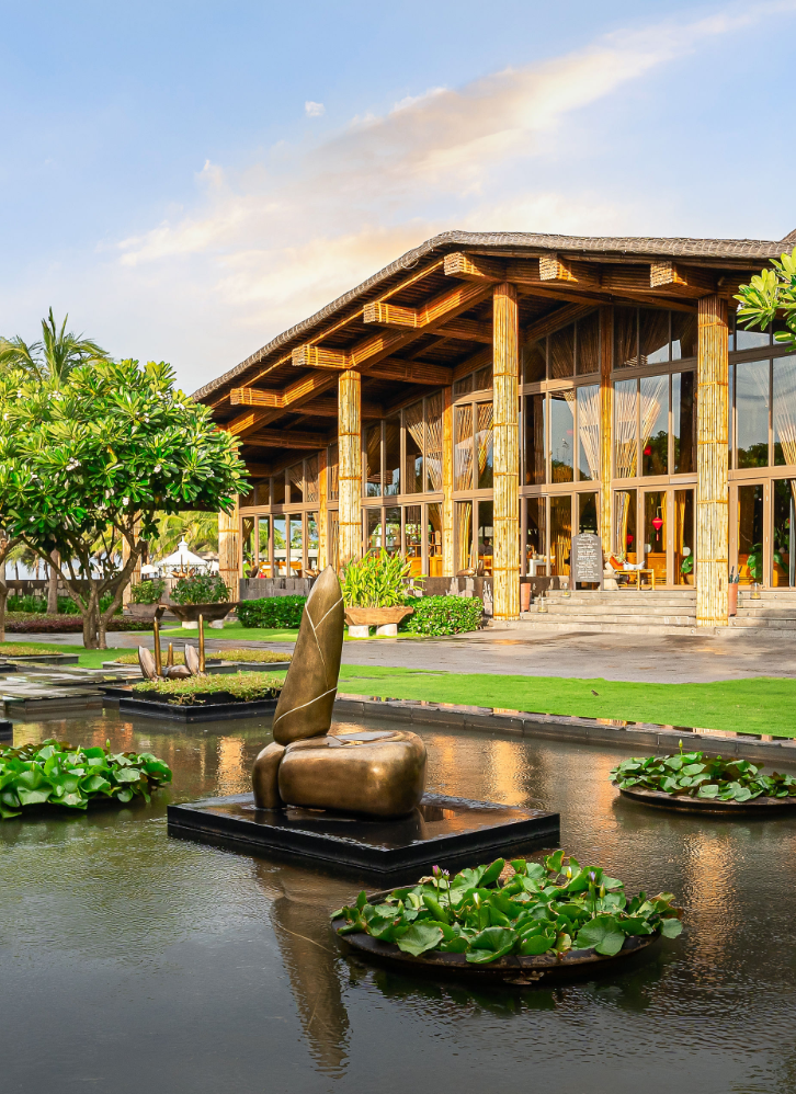 Kiến trúc bằng tre là chủ đạo. Ảnh: Naman Retreat Resort.