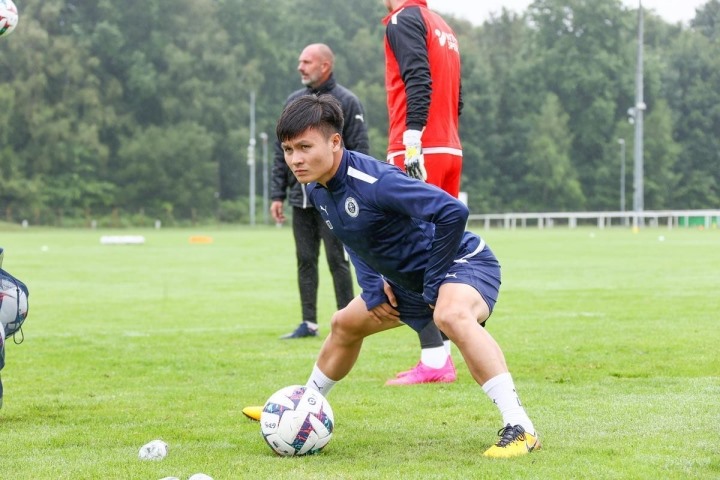 Quang Hải bắt đầu cuộc sống mới ở Pháp với nhiều sự kỳ vọng... Ảnh: Pau FC