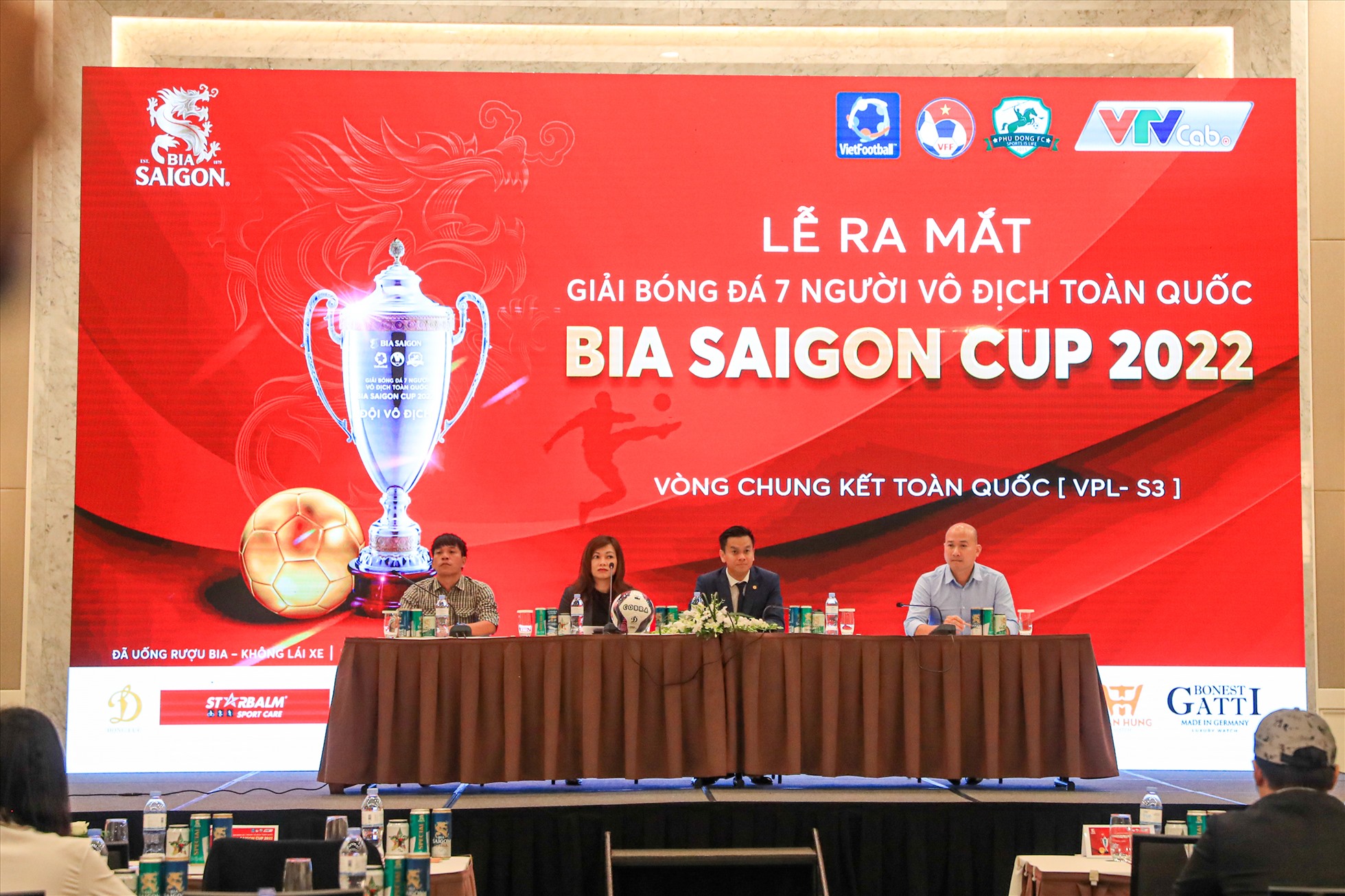 Buổi họp báo và ra mắt Giải bóng đá 7 người vô địch toàn quốc 2022. Ảnh: SBC