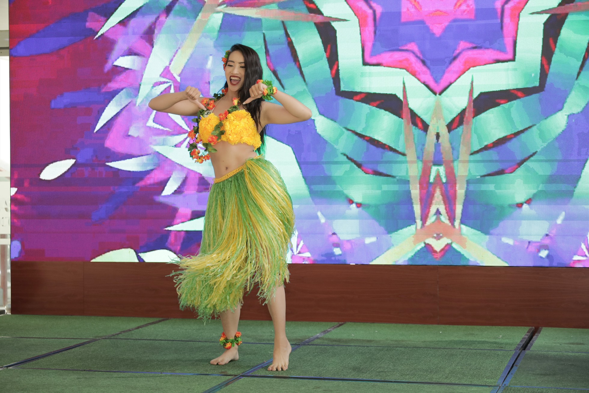 Tiết mục nhảy Hawaii của Nguyễn Thị Ngọc Anh. Ảnh: NSCC.