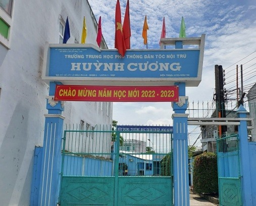 Cổng Trường THPT DTNT Huỳnh Cương ở TP. Sóc Trăng