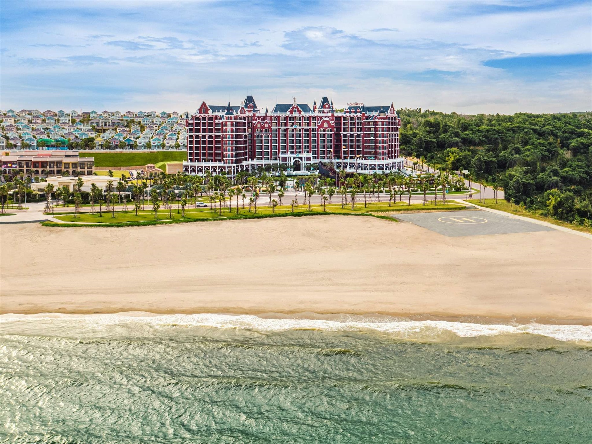 Khách sạn này được lấy cảm hứng từ lâu đài Port Royal, nơi từng là “thủ phủ” của hải tặc Caribbean trong quá khứ. Ảnh: Nova Group