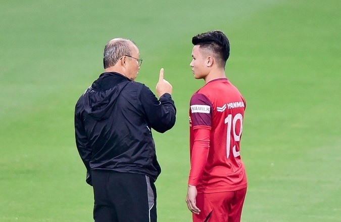 Quang Hải khó lòng hội quân cùng thầy trò huấn luyện viên Park Hang-seo do trùng lịch thi đấu tại Ligue 2 cùng Pau FC. Ảnh: VFF