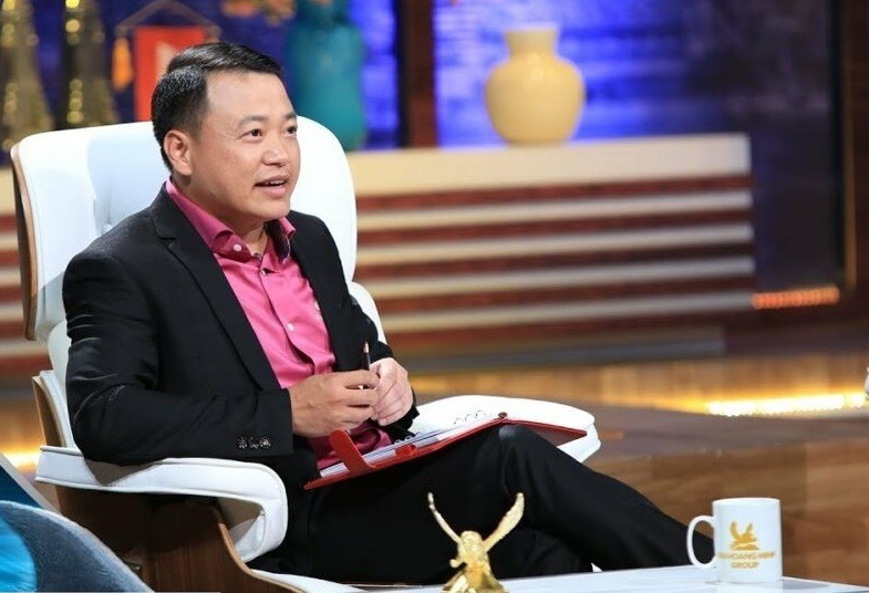 Phát ngôn gây tranh cãi của Shark Bình được cộng đồng mạng bàn tán xôn xao giữa thời điểm nam doanh nhân hẹn hò với Phương Oanh mà chưa ly hôn vợ cũ. Ảnh: FBNV.