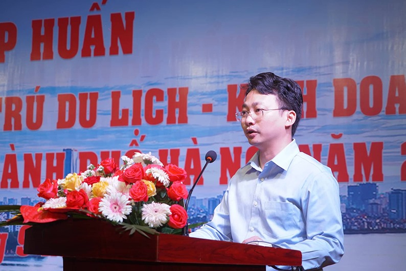 Ông Trần Trung Hiếu - Phó giám đốc Sở Du lịch Hà Nội phát biểu tại Hội nghị . Ảnh: BTC