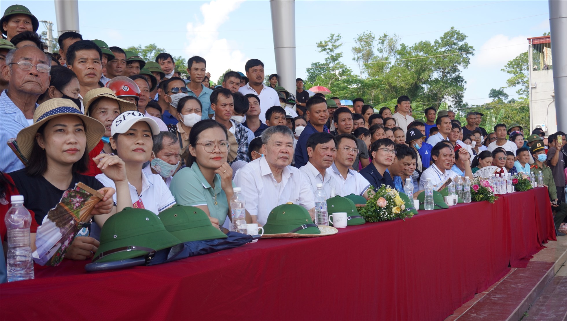 Để tăng tính hấp dẫn cho giải, các đội ngoài việc chuẩn bị lực lượng tại chỗ, còn được tăng cường thêm các cầu thủ chất lượng từ khắp các tỉnh thành. Ảnh: Q.D