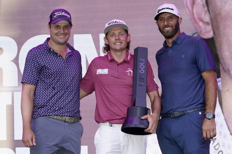 Cameron Smith vô địch, trong khi 2 golfer người Mỹ là Peter Uihlein (trái) và Dustin Johnson ở 2 vị trí tiếp theo tại Chicago Invitational. Ảnh: Golf 365