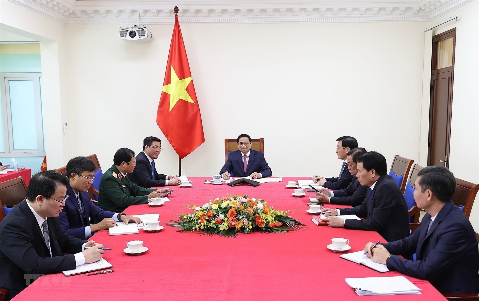 Thủ tướng Phạm Minh Chính điện đàm với Thủ tướng Trung Quốc Lý Khắc Cường ngày 19.9. Ảnh: TTXVN