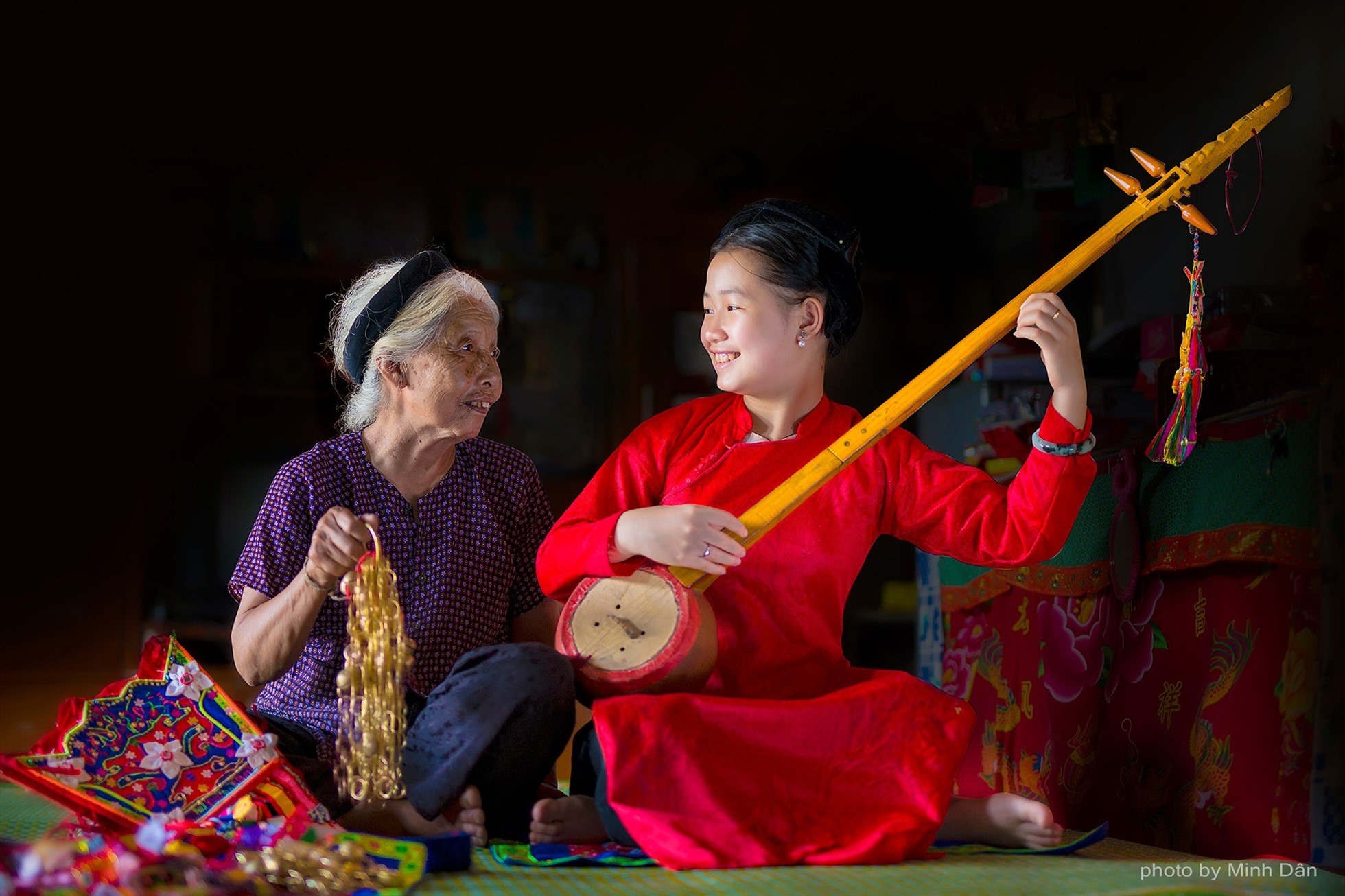 Lạng Sơn đang có một thế hệ then trẻ vừa đông vừa đam mê với nghề. Ảnh: Lưu Minh Dân