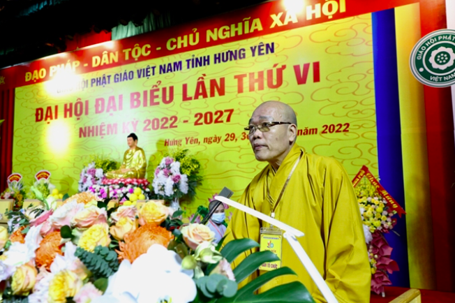 Hòa thượng Thích Thanh Hiện, Trưởng ban Trị sự GHPGVN tỉnh Hưng Yên phát biểu.