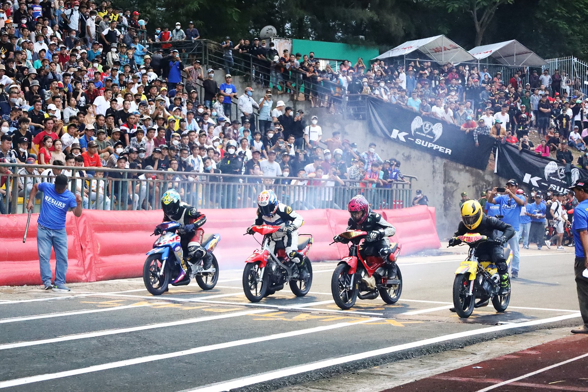 Chiều 2.9, Sở Văn hóa, Thể thao và Du lịch (VHTTDL) TP.Cần Thơ phối hợp với Liên đoàn Xe đạp - Mô tô thể thao Việt Nam tổ chức Giải đua xe mô tô toàn quốc “Tranh cúp Liên đoàn Xe đạp - Mô tô thể thao năm 2022” tại sân vận động Cần Thơ.