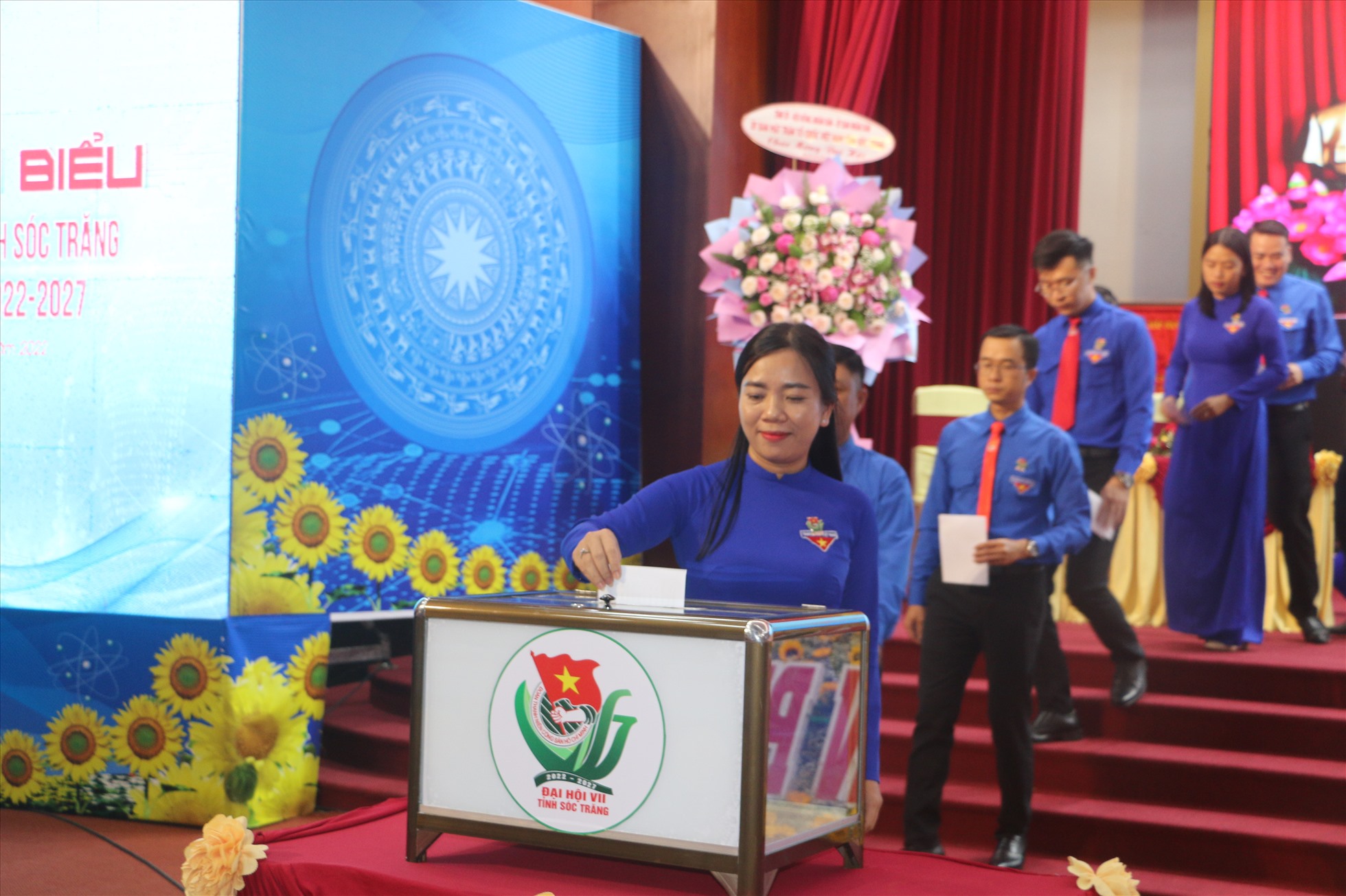 Các đại biểu bỏ phiếu bầu BCH Đoàn TNCS Hồ Chí Minh tỉnh Sóc Trăng khóa VII, nhiệm kỳ 2022-2027