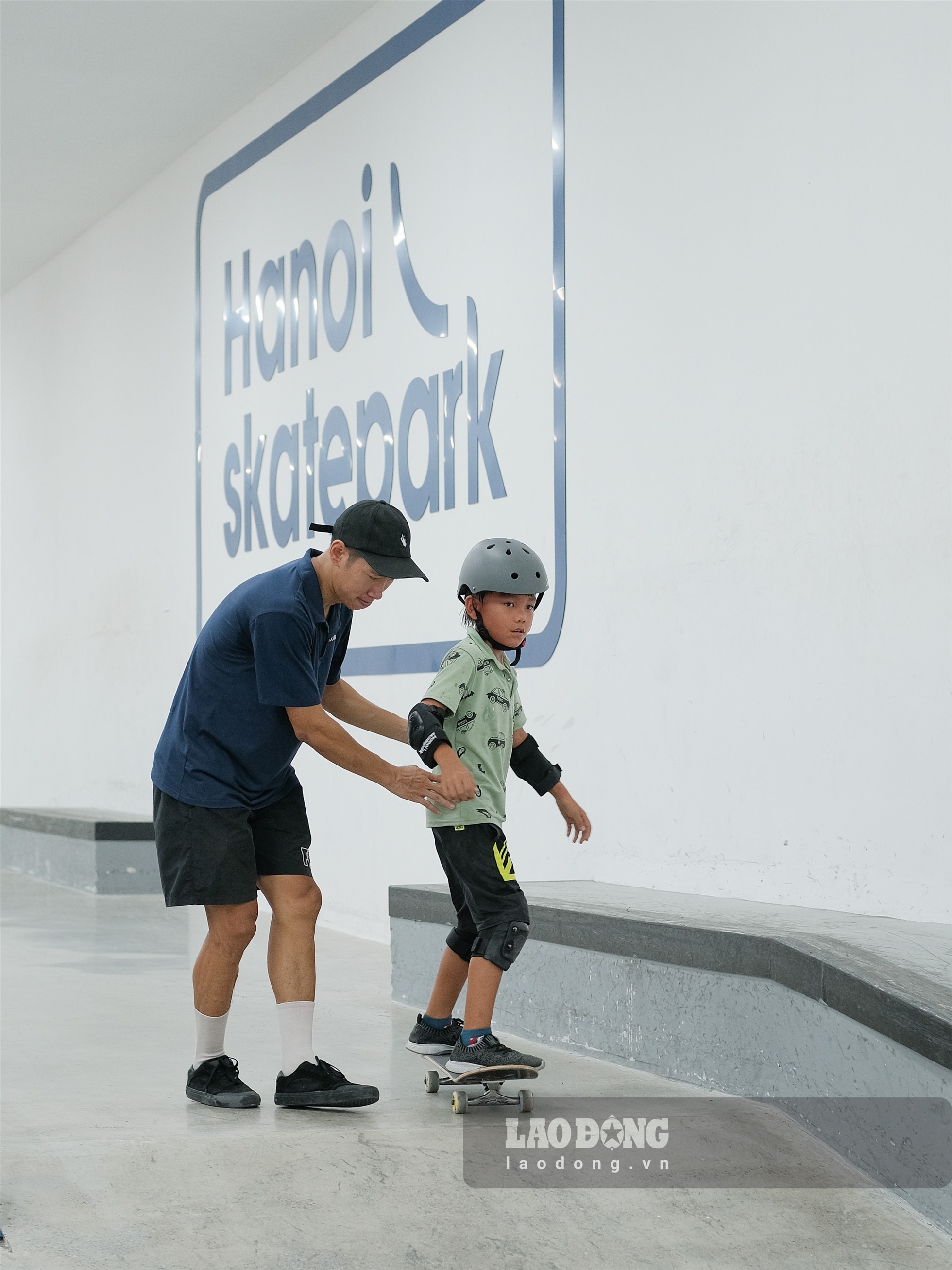 Anh Hải Anh - Đồng sáng lập của Hanoi Skatepark chia sẻ trước đây mọi người chỉ có thể trượt ván tại các công viên ngoài trời, yếu tố thời tiết, người đi lại và các phương tiện xung quanh mang lại nhiều rủi ro. Vì vậy, sân trượt này nhằm tạo một sân chơi an toàn cho giới trẻ, chuyên nghiệp hoá môn thể thao đường phố này ở Việt Nam.