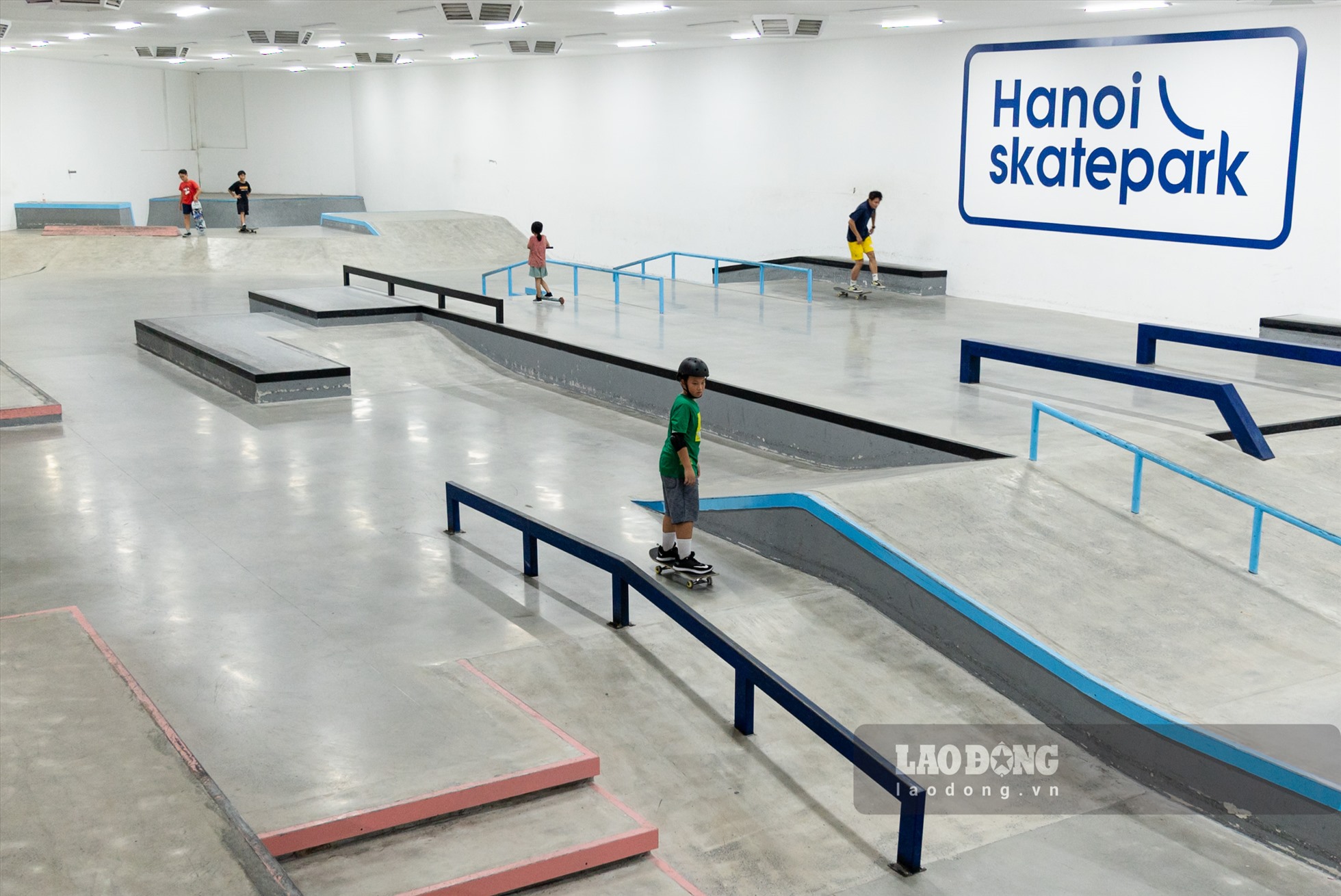 Sân trượt Hanoi Skatepark rộng 1500m2 được thiết kế bởi California skatepark - đơn vị thiết kế sân độc quyền cho giải trượt ván SLS (Street League) và Olympic Tokyo 2021.