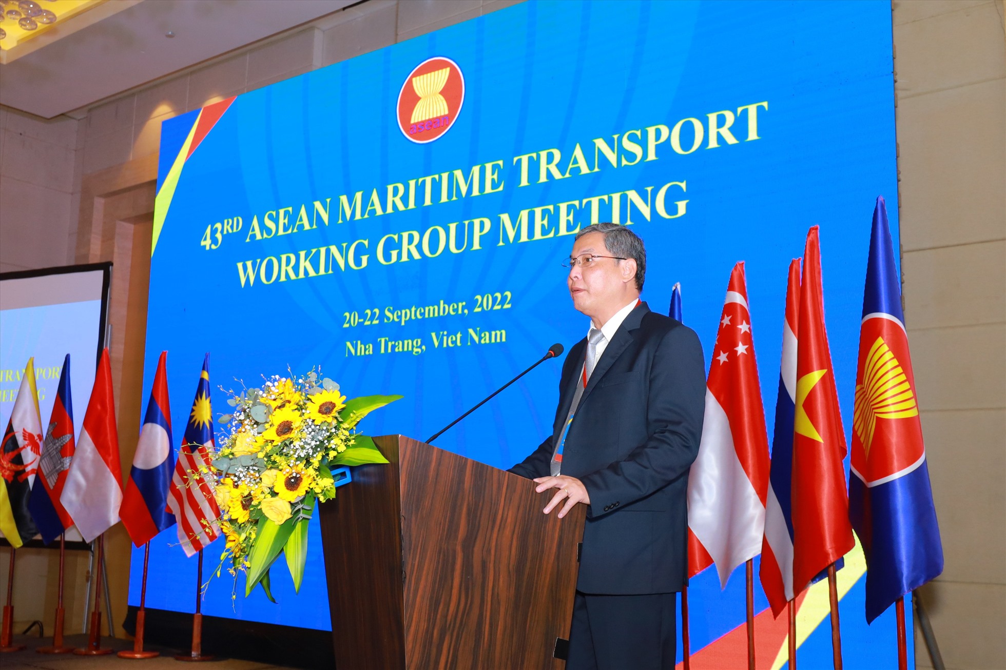 Quyền Cục trưởng Cục Hàng hải Việt Nam Nguyễn Đình Việt phát biểu tại hội nghị.