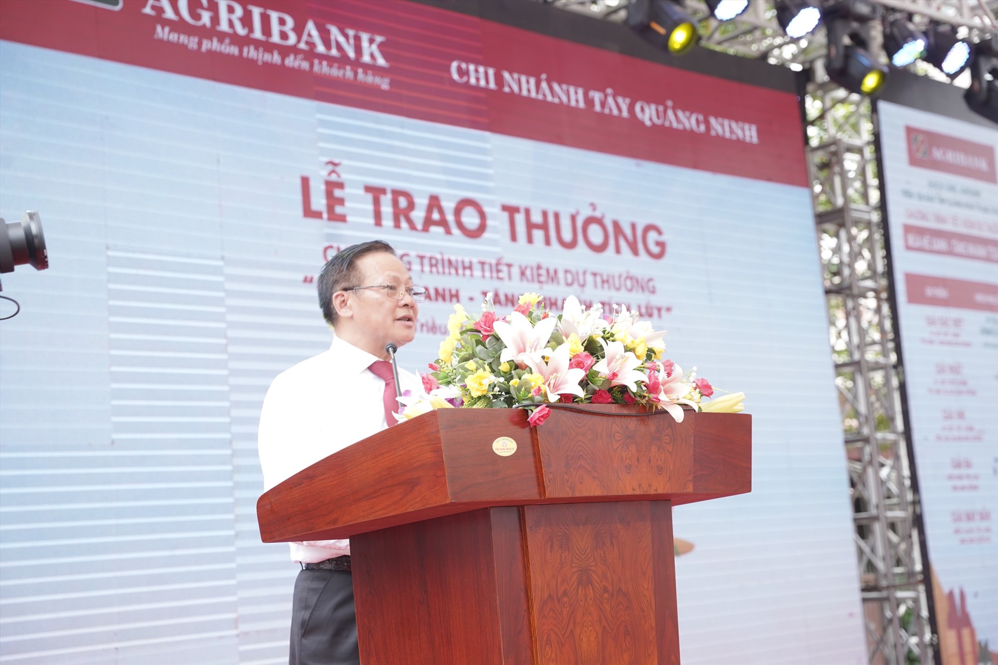 Phó Tổng Giám đốc Agribank Nguyễn Quang Hùng phát biểu tại buổi lễ trao thưởng