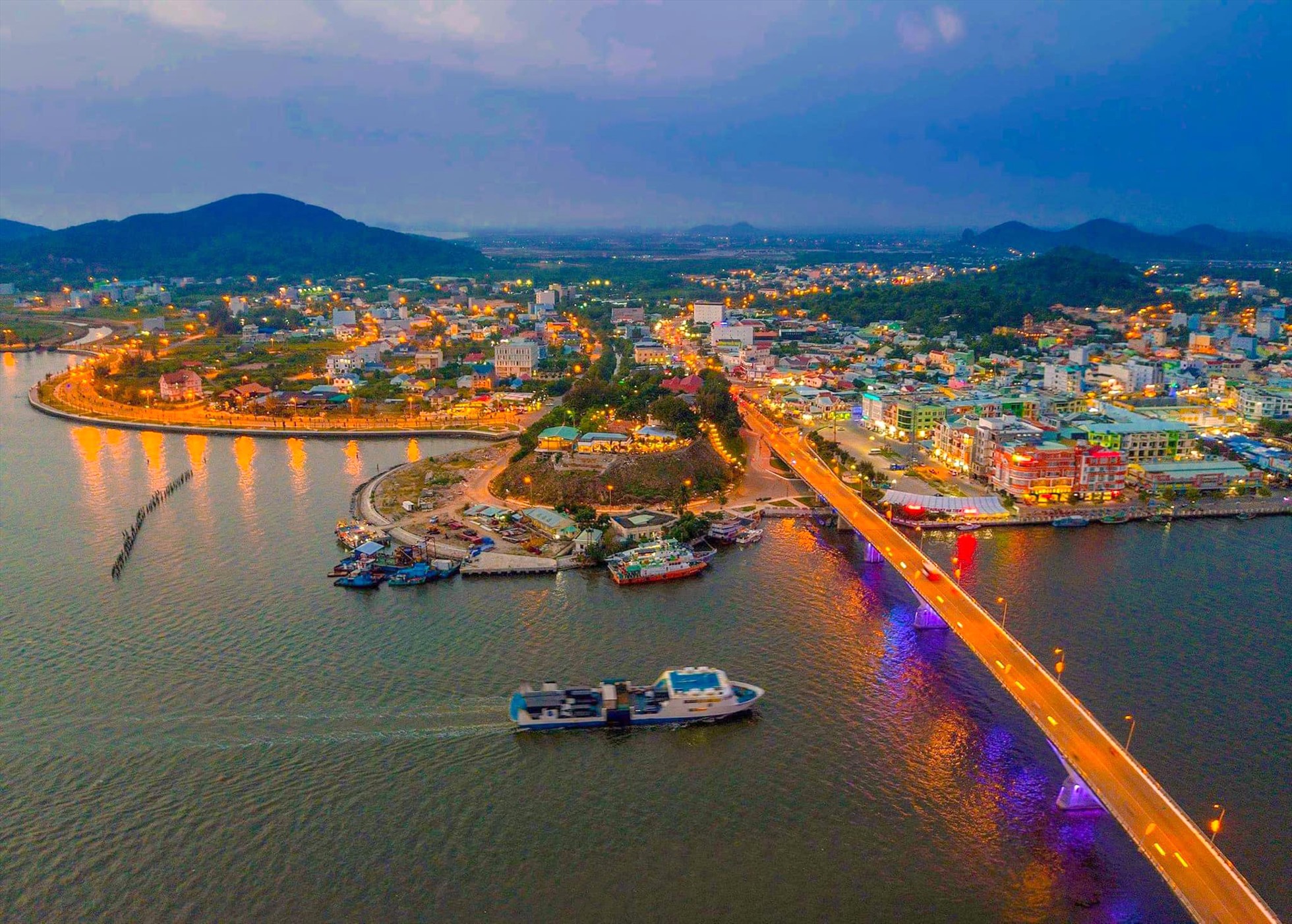 Hình ảnh thành phố Hà Tiên. Ảnh: Thám hiểm Mekong