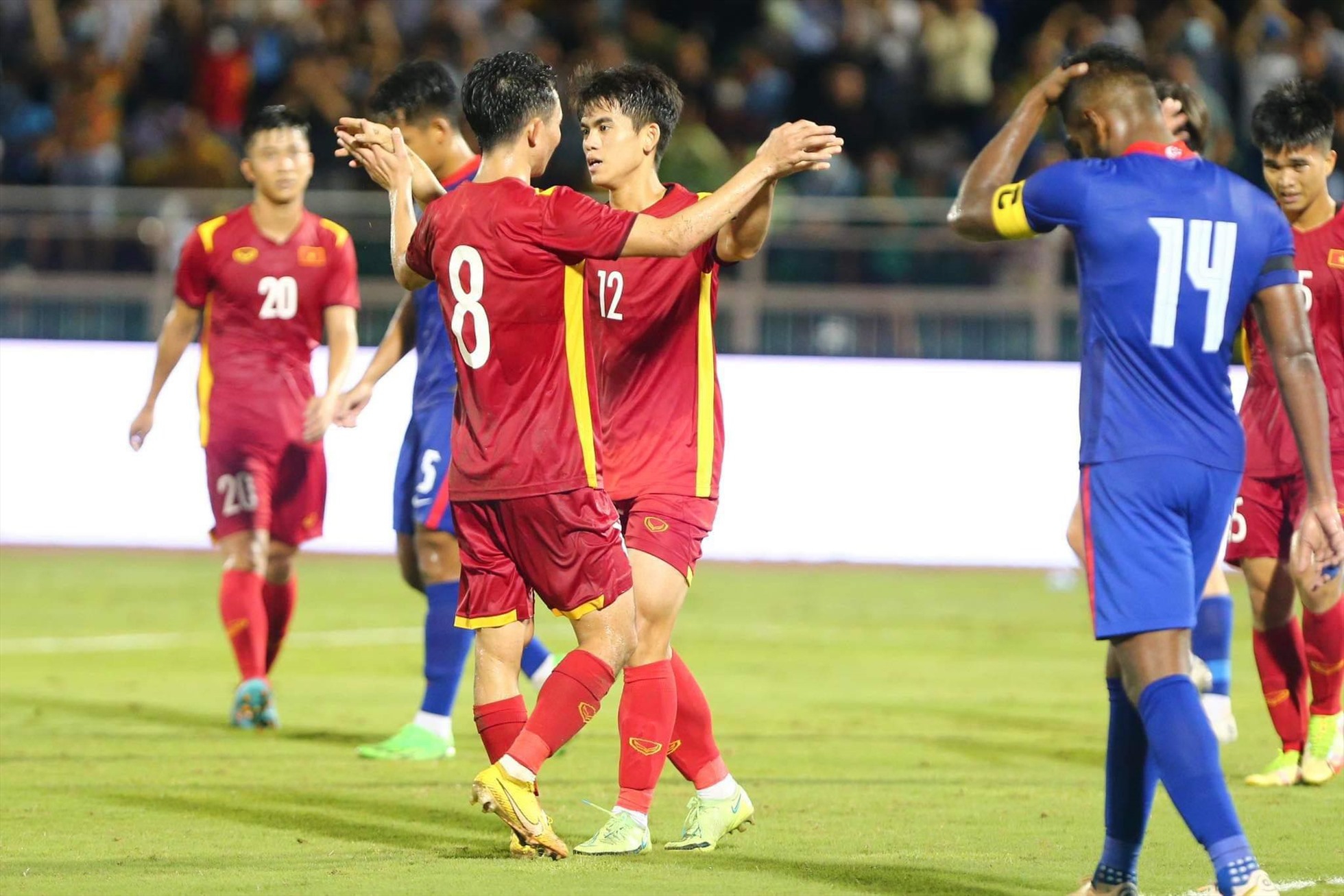 Văn Khang ghi bàn cho đội tuyển Việt Nam. Ảnh: HH
