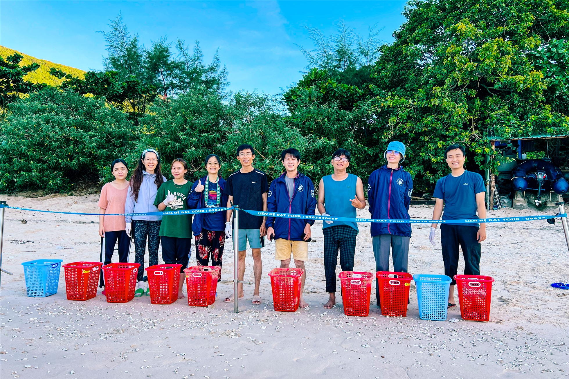 Ban Quản lý Vườn Quốc gia Côn Đảo cho biết, mỗi năm đơn vị đón trên 300 tình nguyện viên đến từ nhiều tỉnh, thành phố và có cả những nhóm chuyên gia, khách quốc tế tham gia vào các công việc góp phần bảo tồn rùa biển.