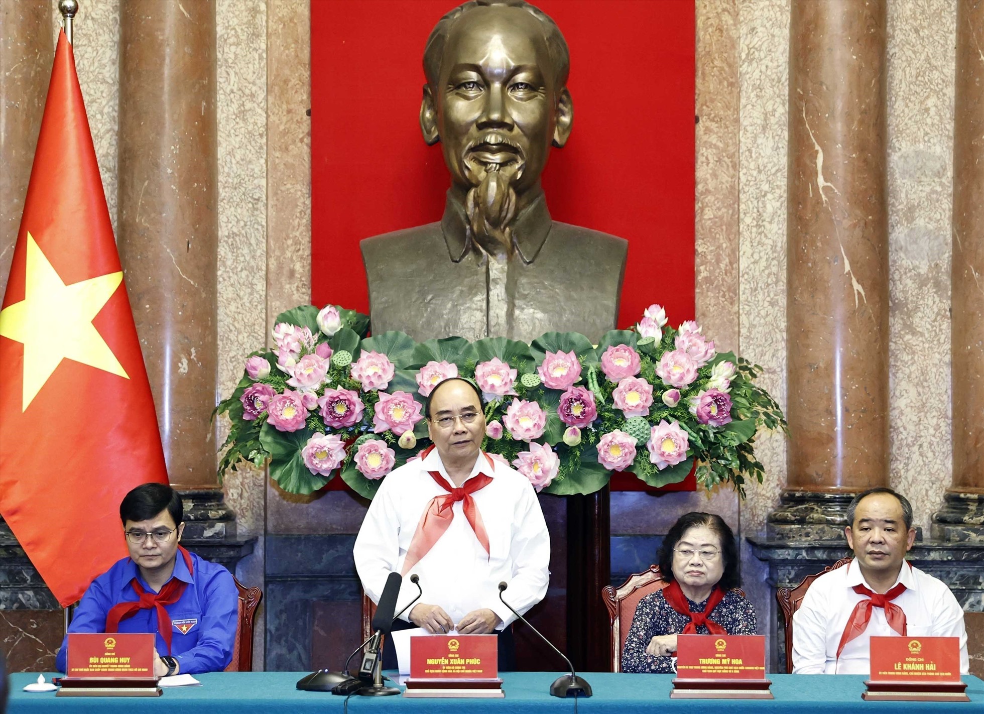 Chủ tịch nước Nguyễn Xuân Phúc phát biểu tại buổi gặp mặt. Ảnh: Thống Nhất