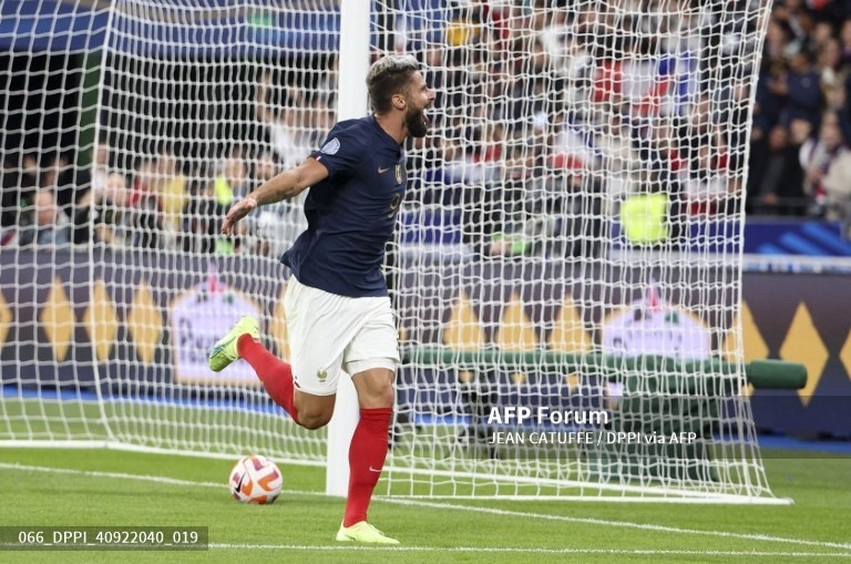 Giroud ghi bàn ấn định chiến thắng cho Pháp.  Ảnh: AFP