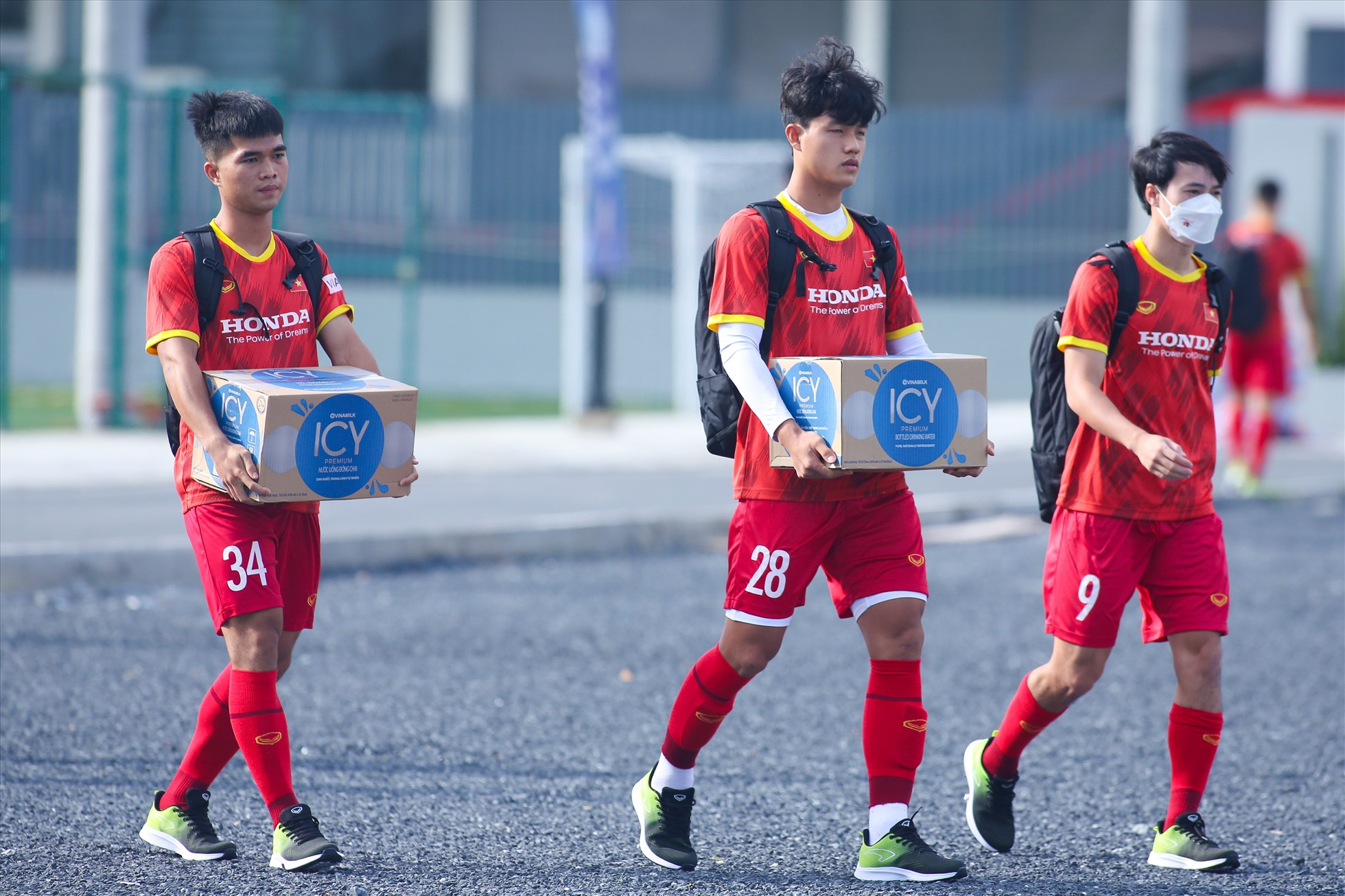 Đình Duy (trái) chưa từng thi đấu cho các đội tuyển trẻ Việt Nam. Ảnh: Thanh Vũ